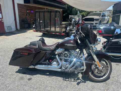 2011 Harley-Davidson FLHX -