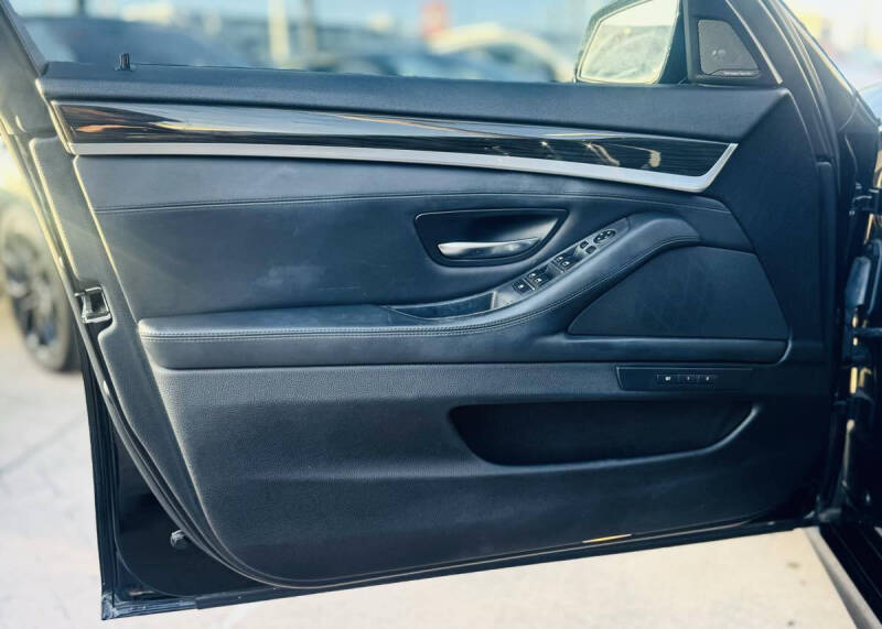 2015 BMW 5 Series 528i