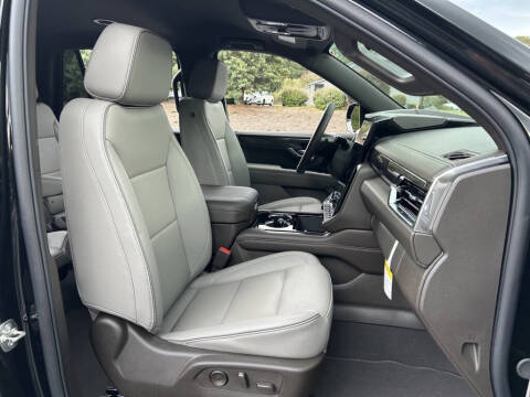 2025 GMC Yukon Elevation