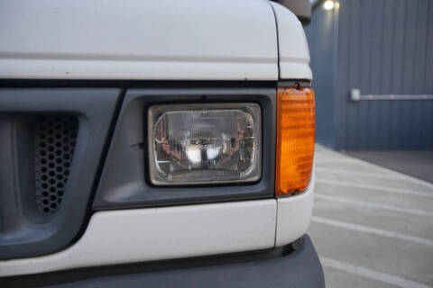 2003 Ford E-Series E-250