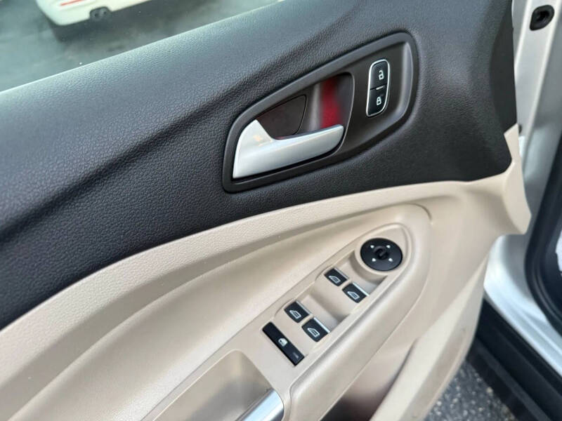 2017 Ford C-MAX Hybrid Titanium