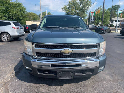 2011 Chevrolet Silverado 1500 for sale at DTH FINANCE LLC in Toledo OH