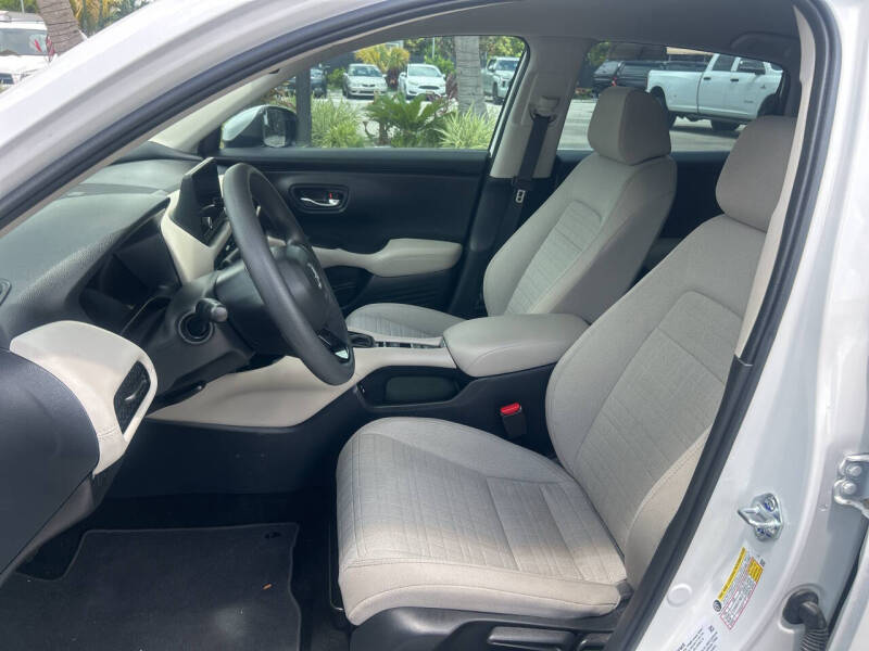 2025 Honda HR-V LX