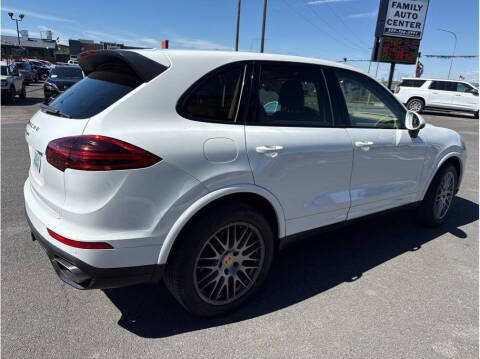 2017 Porsche Cayenne Platinum Edition