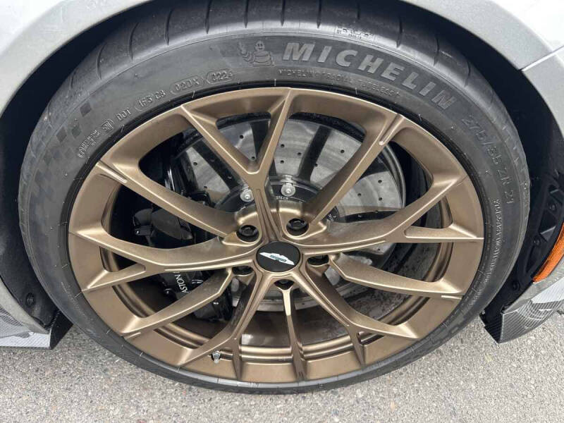 2025 Aston Martin Vantage