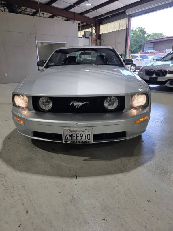 2006 Ford Mustang GT Deluxe