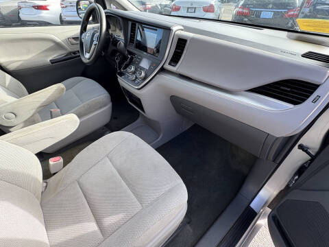 2015 Toyota Sienna L 7-Passenger