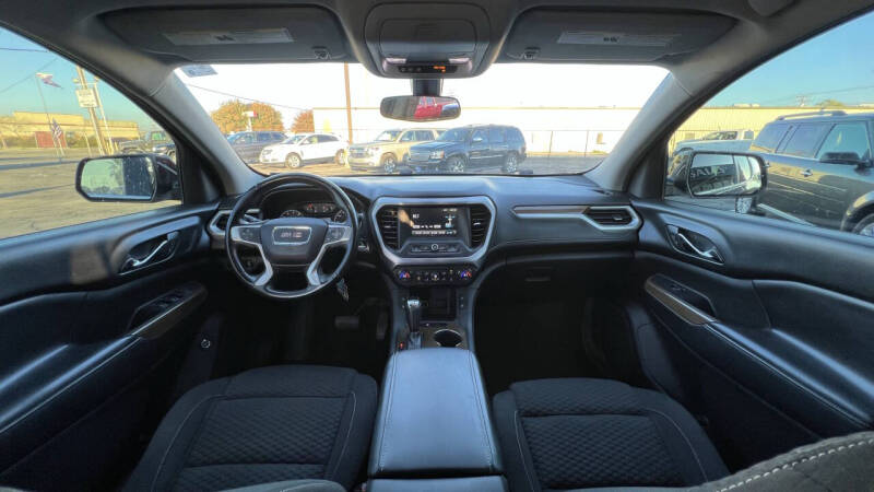 2017 GMC Acadia SLE-2