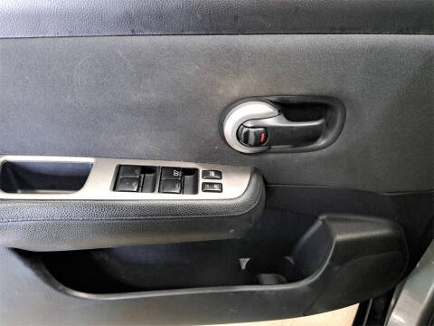 2009 Nissan Versa 1.8 S