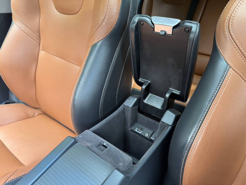 2015 Volvo V60 Cross Country T5