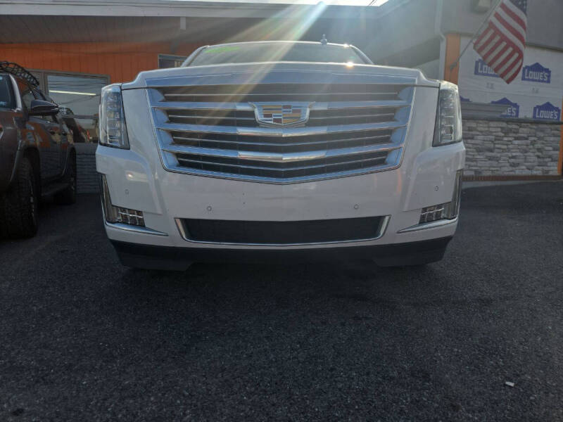 2017 Cadillac Escalade Platinum