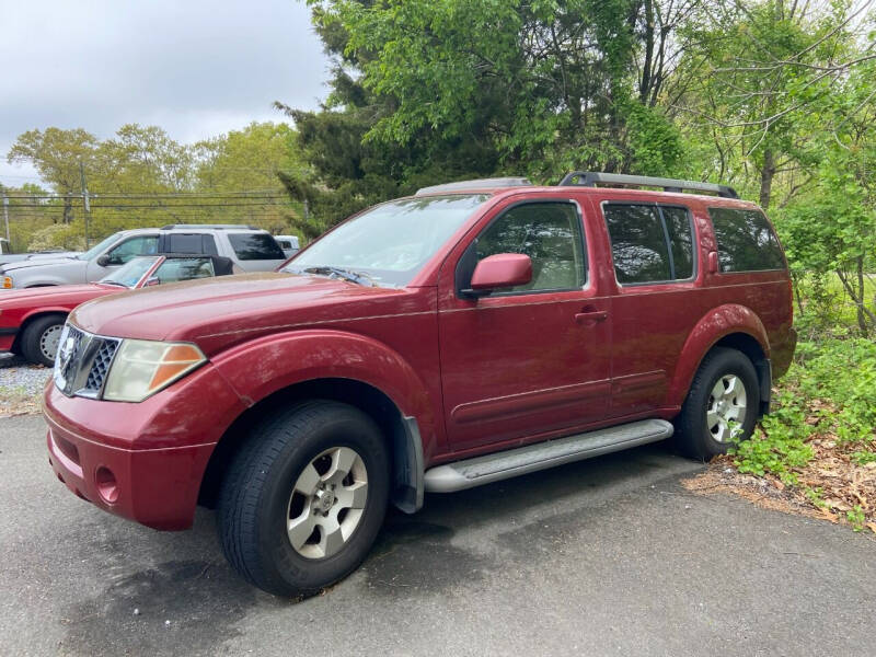 2005 Nissan Pathfinder LE