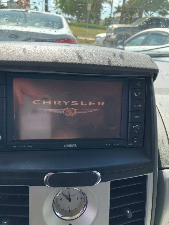 2008 Chrysler Town and Country  - $7,500