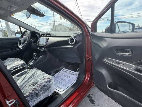 2024 Nissan Versa SR