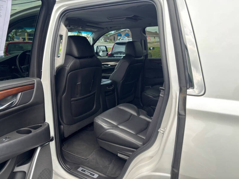 2017 Cadillac Escalade Luxury