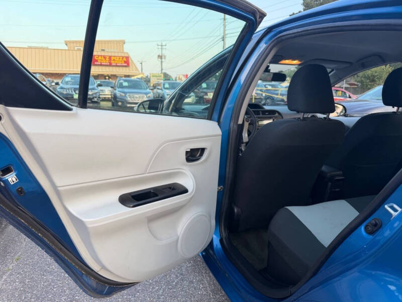 2014 Toyota Prius c Two