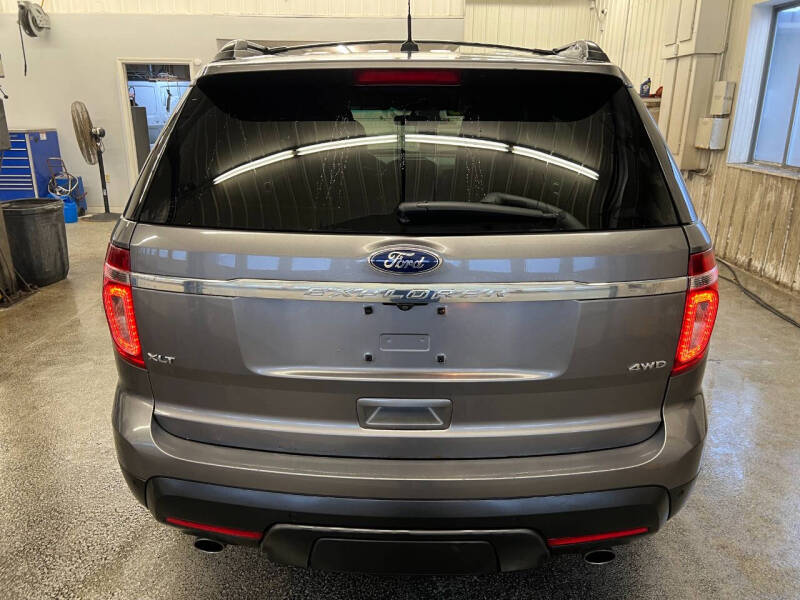 2012 Ford Explorer XLT photo 3