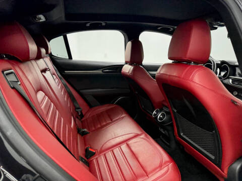 2022 Alfa Romeo Stelvio Veloce