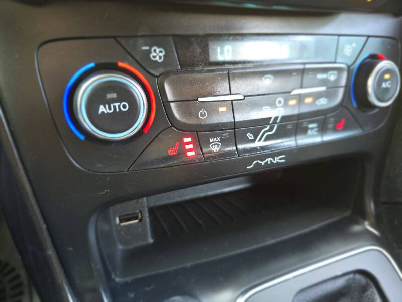 2017 Ford Focus Titanium