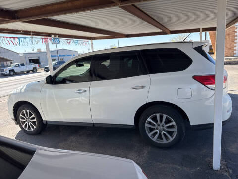 2014 Nissan Pathfinder for sale at Kann Enterprises Inc. in Lovington NM