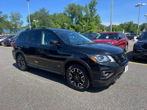 2020 Nissan Pathfinder SL