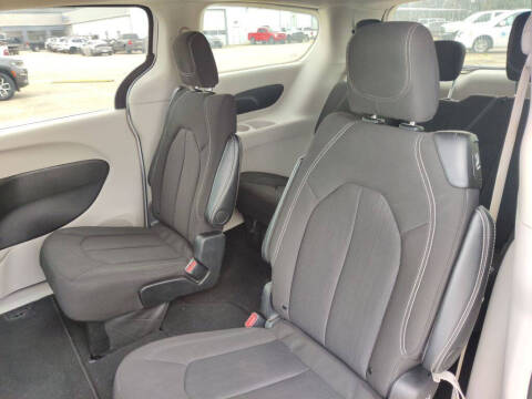 2024 Chrysler Voyager LX