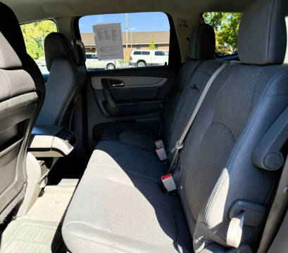 2017 Chevrolet Traverse LS