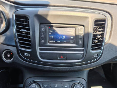 2015 Chrysler 200 S