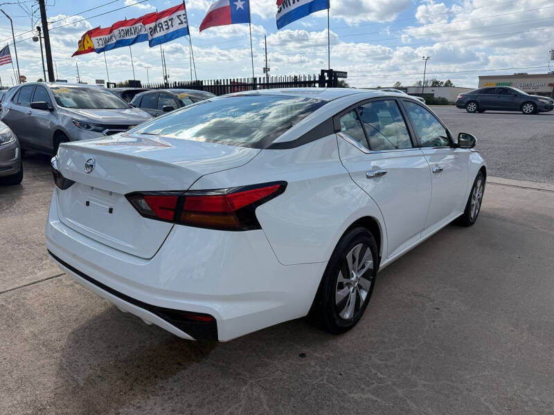 2022 Nissan Altima 2.5 S