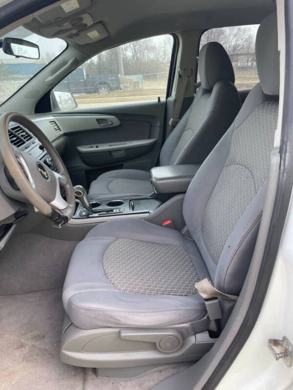 2011 Chevrolet Traverse LS