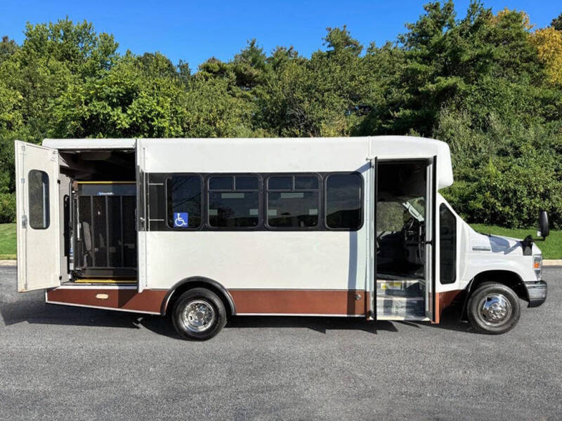 2013 Ford E-Series E-450 SD