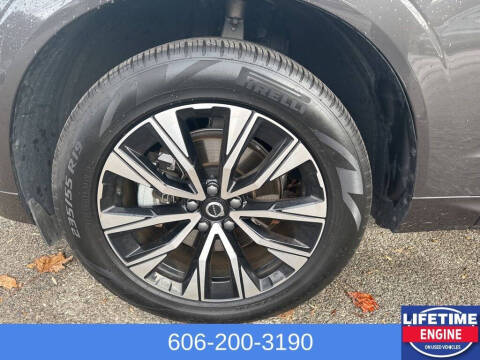 2025 Volvo XC60 B5 Plus Dark Theme