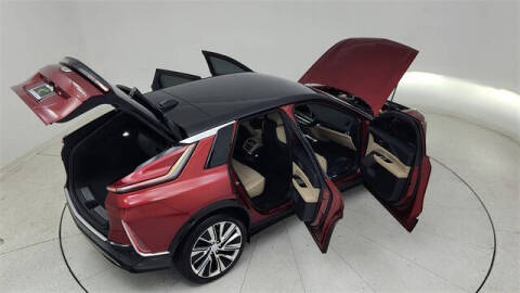 2025 Cadillac LYRIQ Luxury 3