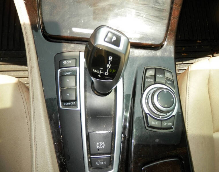 2012 BMW 5 Series 528i