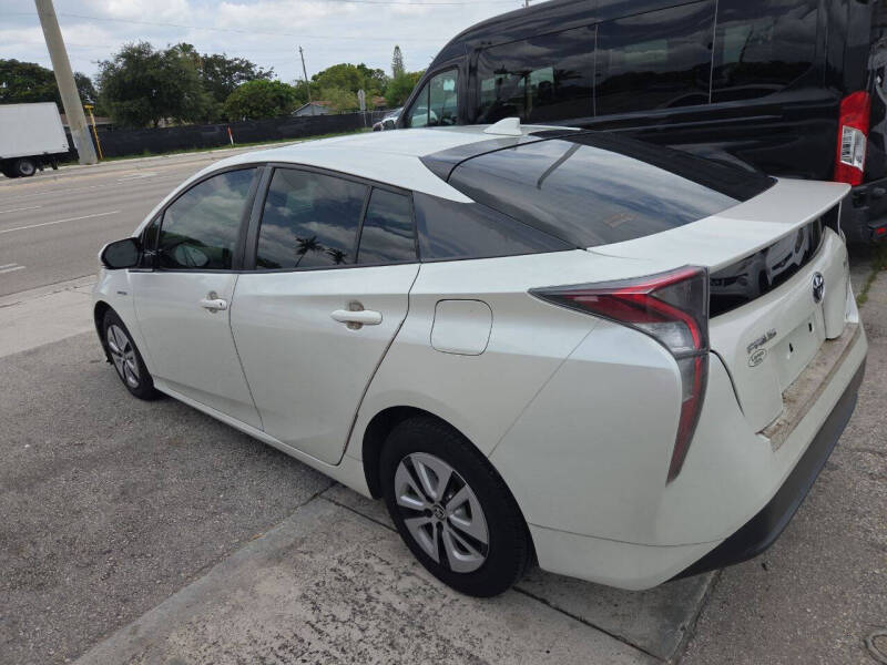 2017 Toyota Prius Three
