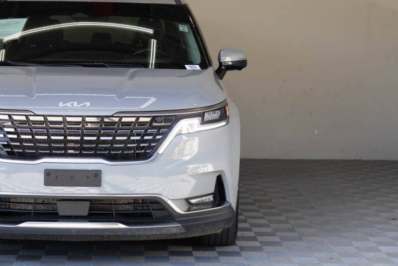 2024 Kia Carnival SX