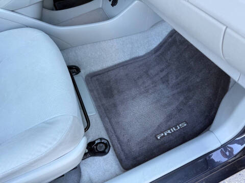2010 Toyota Prius III