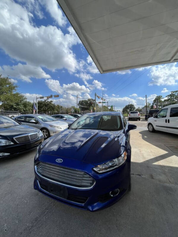 2013 Ford Fusion for sale at Auto Outlet Inc. in Houston TX