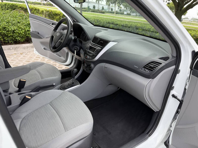 2015 Hyundai Accent GS