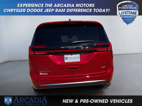 2027 Chrysler Pacifica Select