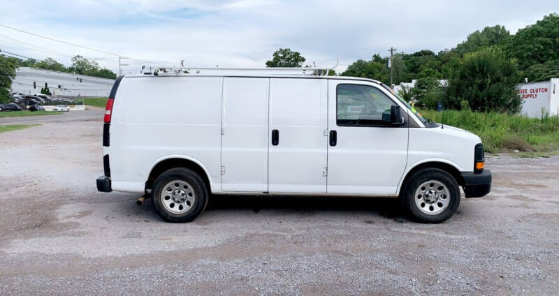 2013 Chevrolet Express Cargo null photo 4