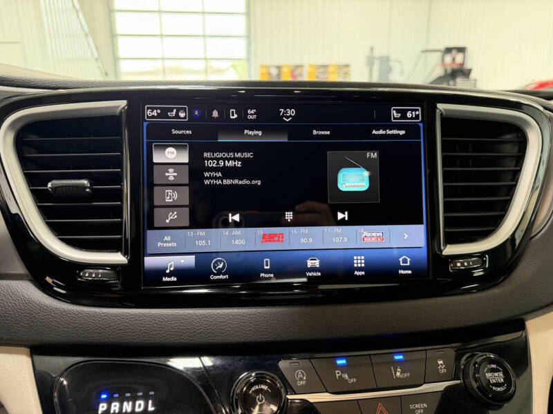 2023 Chrysler Pacifica Touring L