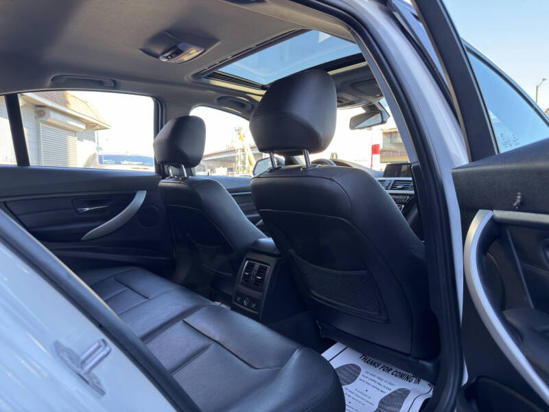 2017 BMW 3 Series 320i xDrive