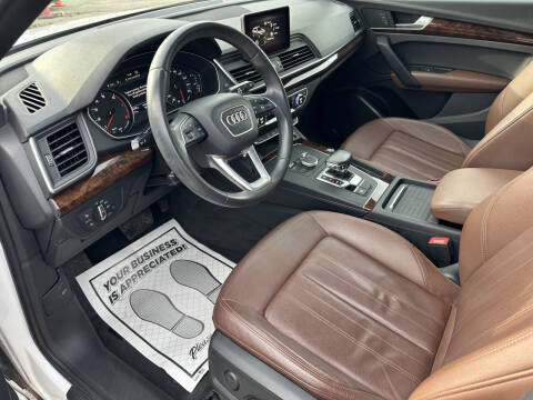 2020 Audi Q5 quattro Titanium Premium 45 TFSI