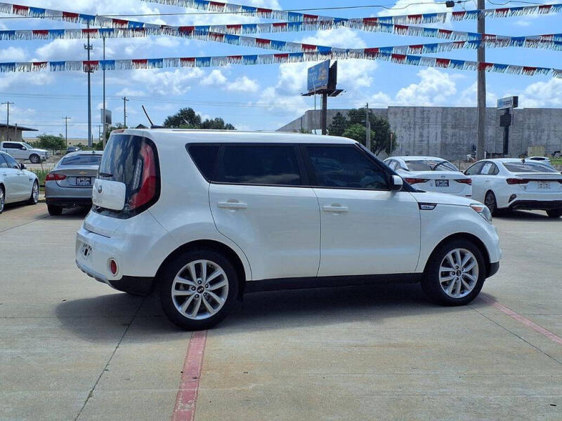 2019 Kia Soul +