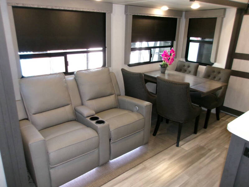 2022 Keystone RV Sprinter 3570LFT