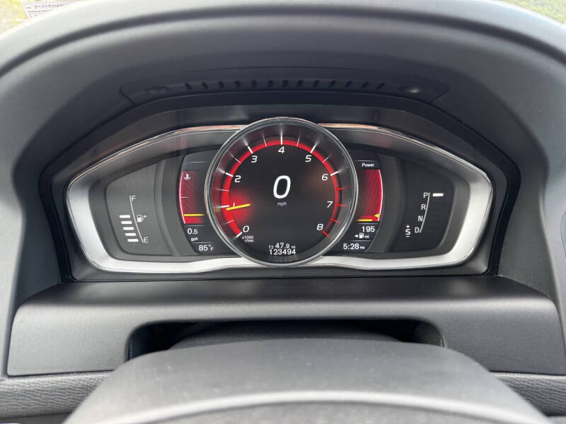 2016 Volvo XC60 T6 Drive-E