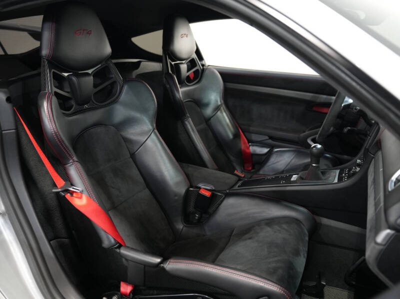 2016 Porsche Cayman GT4