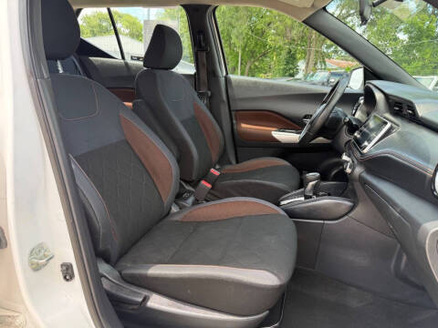 2019 Nissan Kicks SR