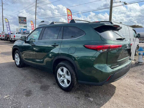 2023 Toyota Highlander LE